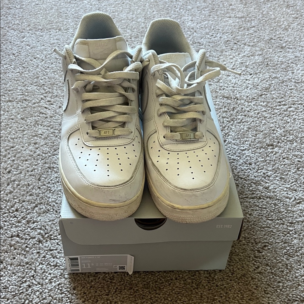 Nike Air Force one men’s 11.5